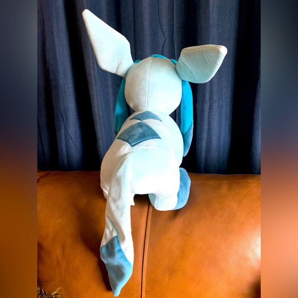 Build A Bear Workshop Pokémon Glaceon Plush - Picture 6 of 6